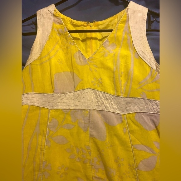 Yellow and beige gorgeous floral dress with slip liner - Picture 4 of 8